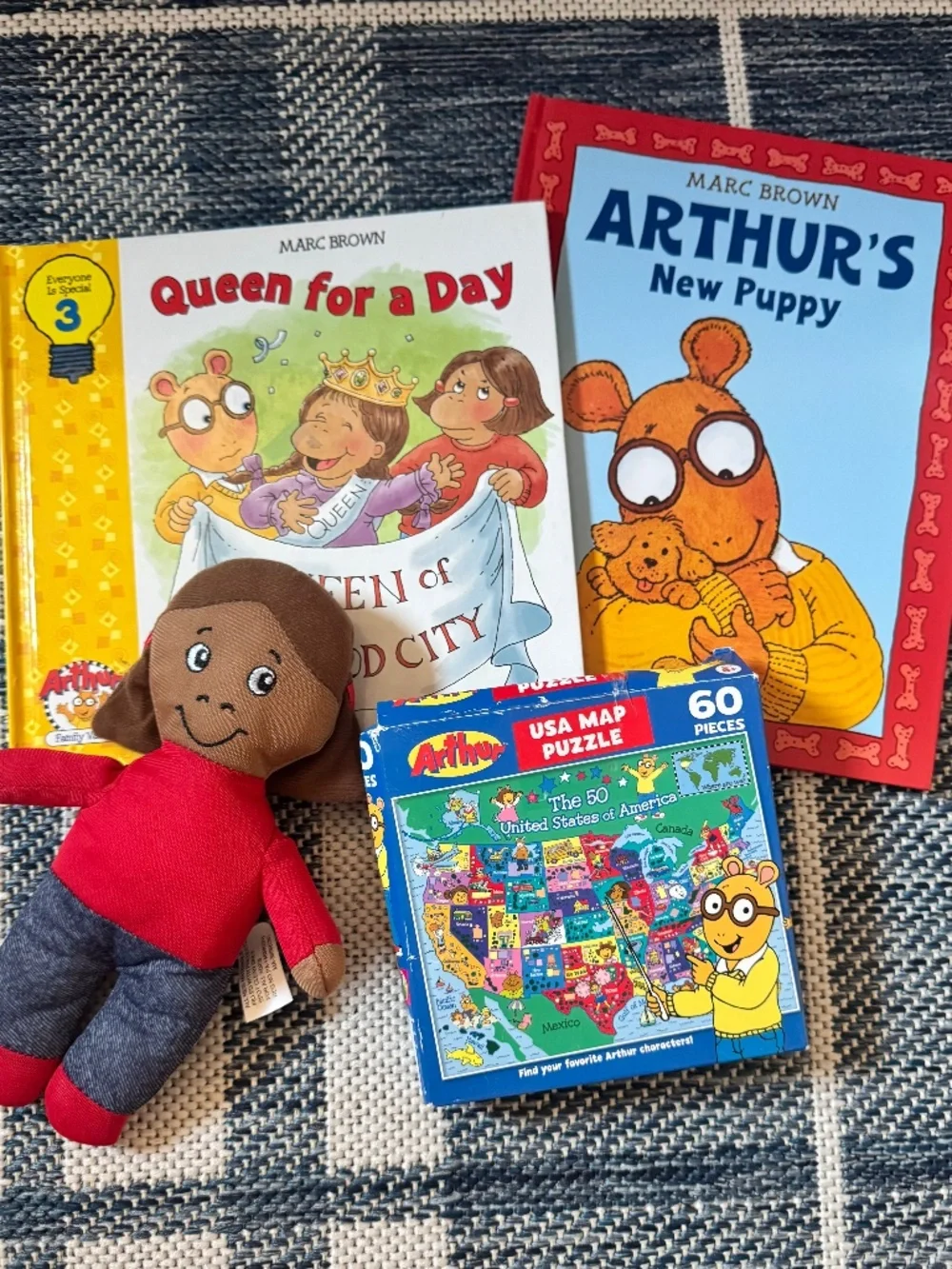 ARTHUR BUNDLE | Vintage Books + Francine Plush + USA Map Puzzle